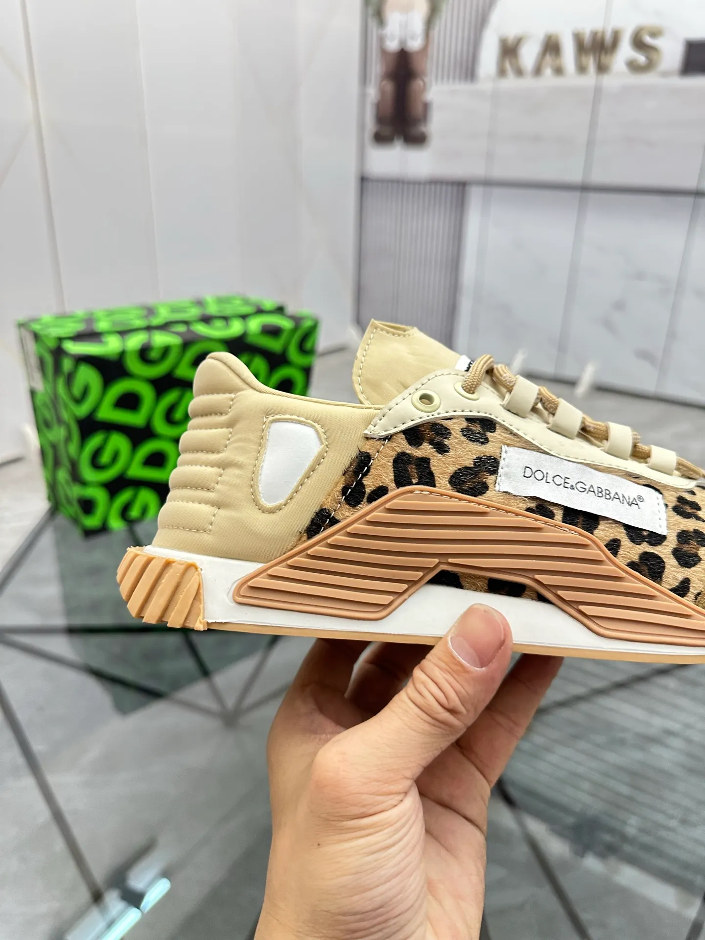 Men's shoes: 💰P480¥ Product trademark: DG "Dolce & Gabbana*" low-cut casual shoes Regular size: 35-45 (can be customized to 46.) Product materials: imported nubuck leather upper spliced ​​with original fabric, breathable lining, original outsole. Number: 803
